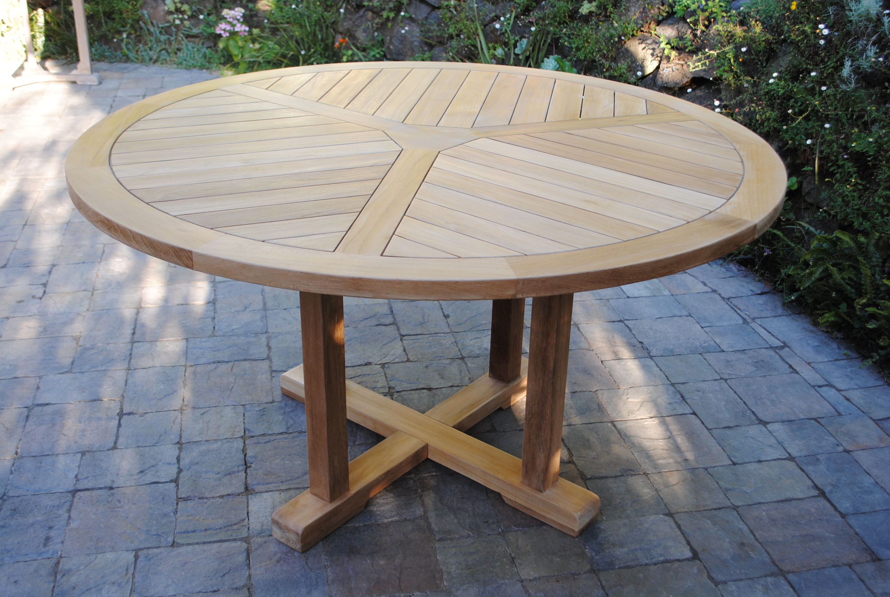 55″ Round Fixed Table